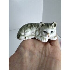 Vtg 1983 Enesco Gray & White Striped Cat Laying Down Ceramic Figurine 3” Mini